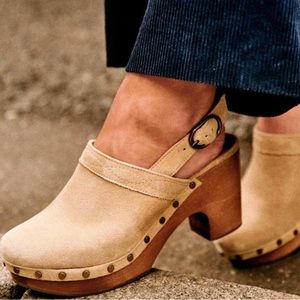 New Sezane Rani tan suede clogs shoes size 36/6